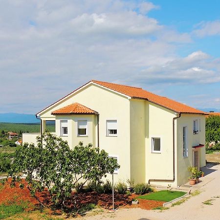 Private Accommodation Kirincic Vrh  Экстерьер фото