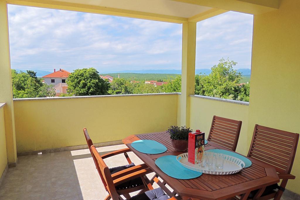 Private Accommodation Kirincic Vrh  Экстерьер фото