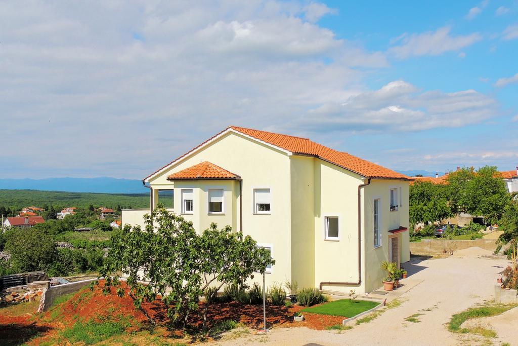 Private Accommodation Kirincic Vrh  Экстерьер фото
