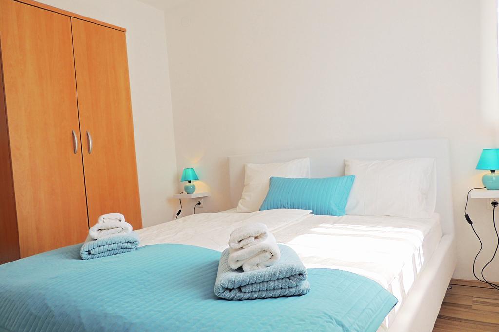 Private Accommodation Kirincic Vrh  Экстерьер фото