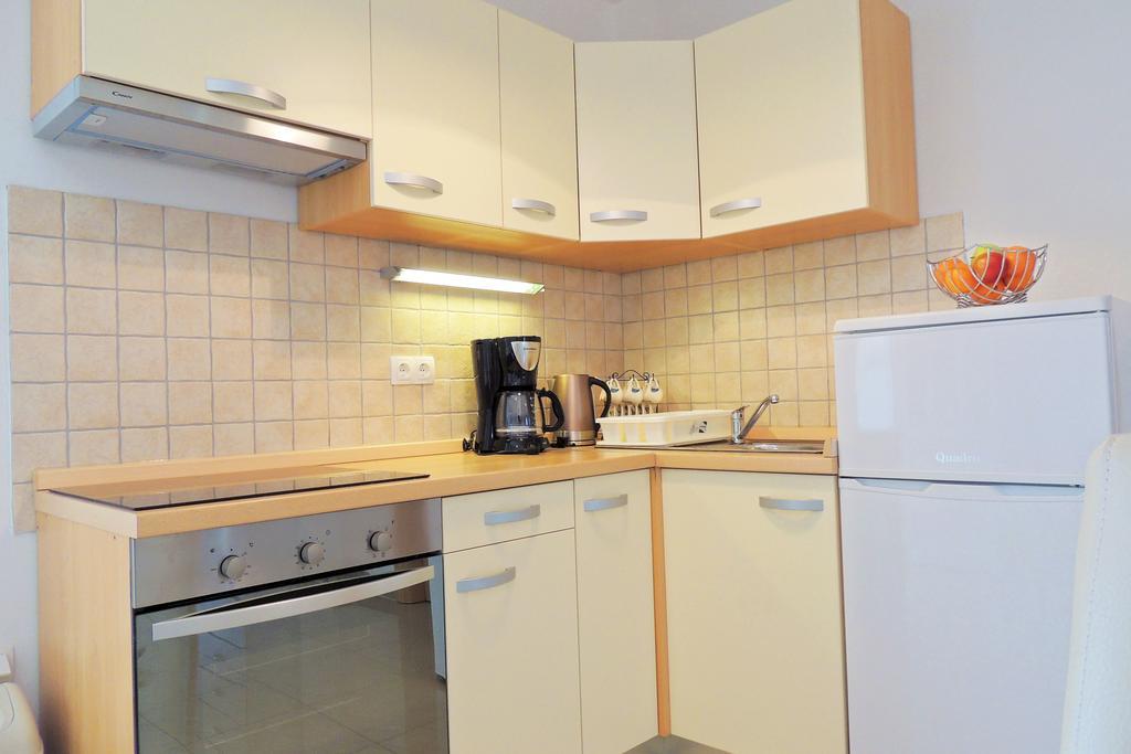 Private Accommodation Kirincic Vrh  Экстерьер фото