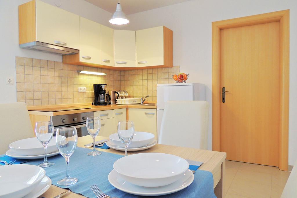Private Accommodation Kirincic Vrh  Экстерьер фото